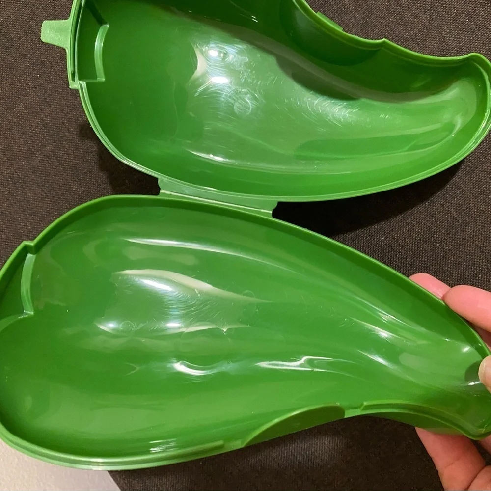 Tupperware Fun Green Jalapeño Pepper Shaped Salsa Container